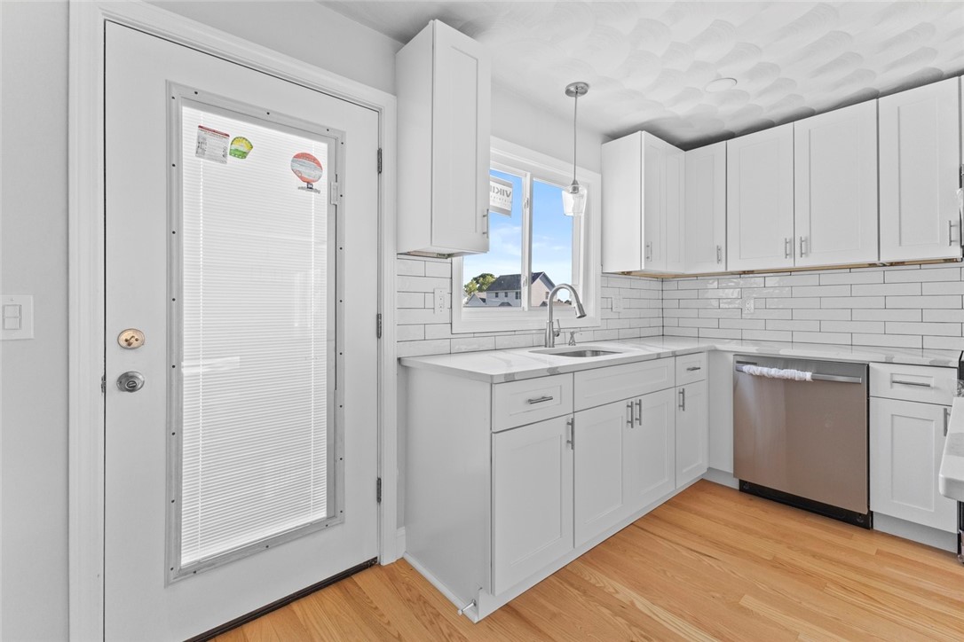 3 Riverview Avenue Westerly, RI 02891 - Photo 23 of 36