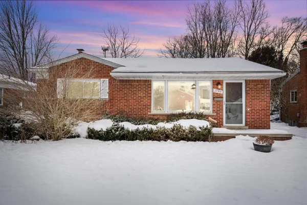 $1,800 | 27576 MacKenzie Drive, Westland, MI 48185