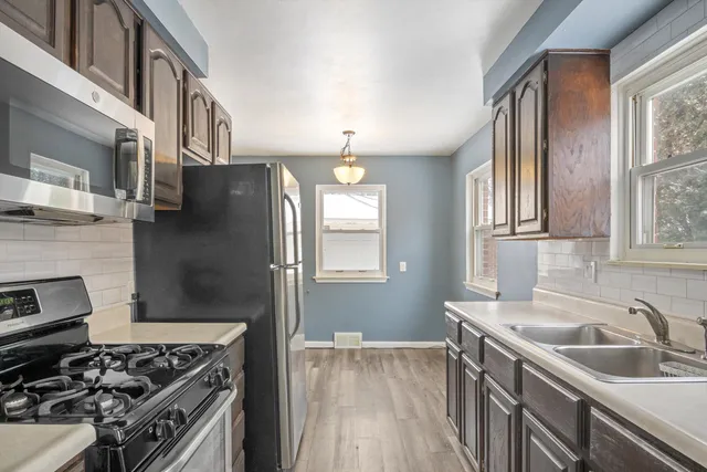 $1,800 | 27576 MacKenzie Drive, Westland, MI 48185