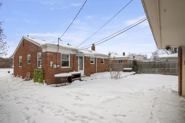 $1,800 | 27576 MacKenzie Drive, Westland, MI 48185