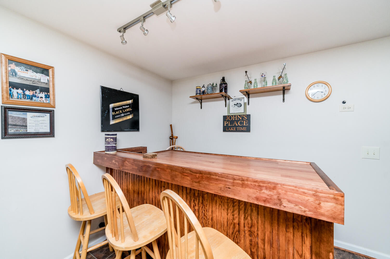 1707 Airport Road Moneta, VA 24121 - Photo 47 of 62 LL Entertainment Bar...