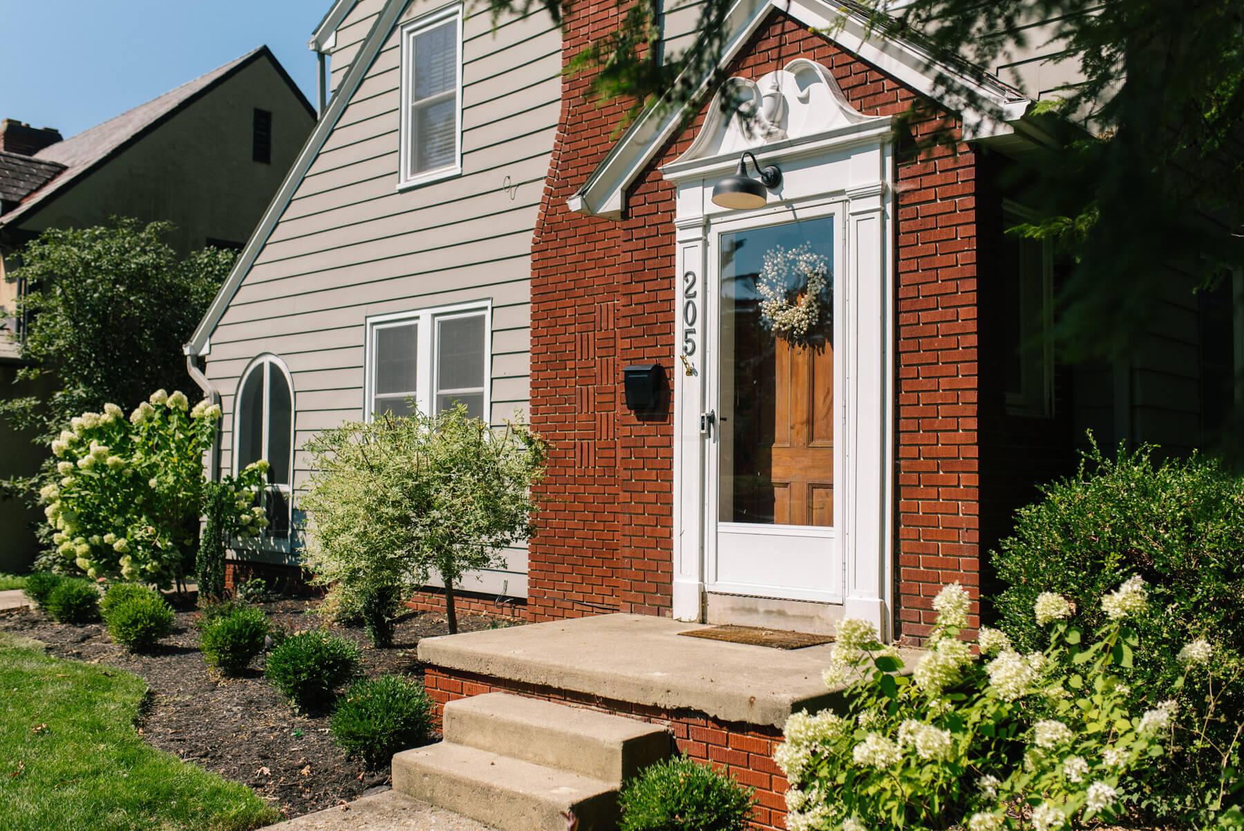 205 South Cassingham Road Columbus, OH 43209 - Photo 4 of 58 DSC_4723