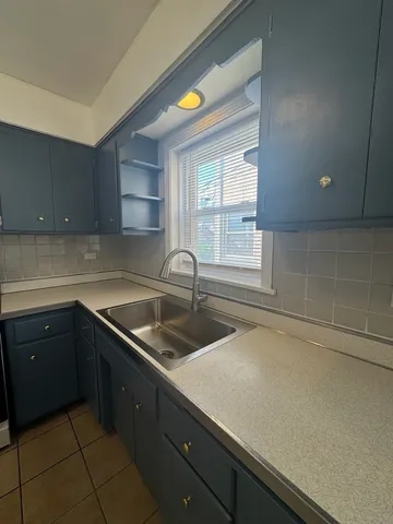 $1,750 | 5452 North Central Avenue, Unit 1, Chicago, IL 60630