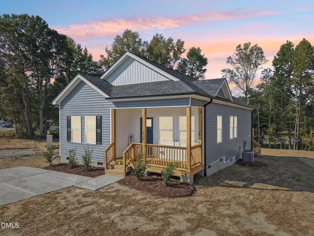 $279,900 | 137 West Old Glencoe Road, Burlington, NC 27217