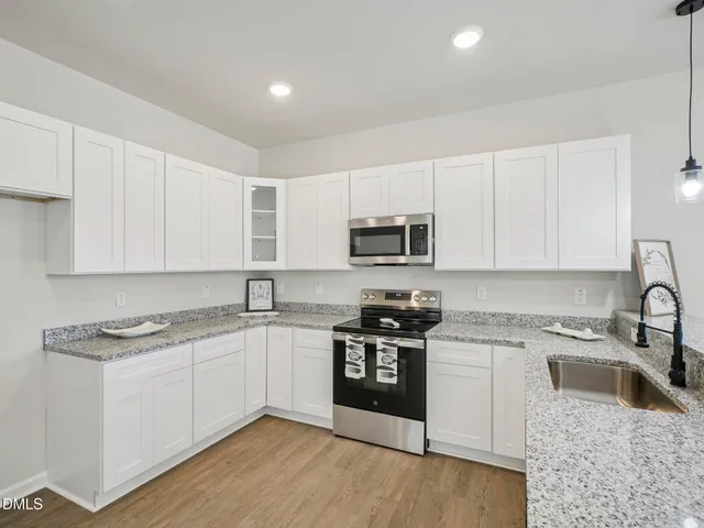 $279,900 | 137 West Old Glencoe Road, Burlington, NC 27217