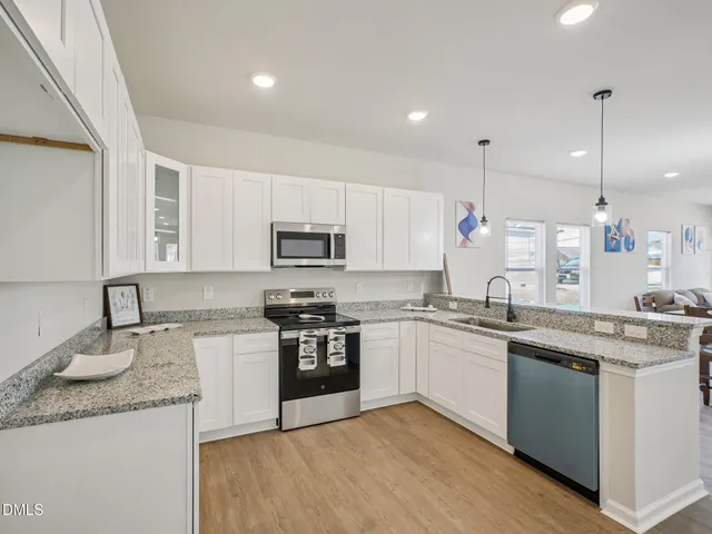 $279,900 | 137 West Old Glencoe Road, Burlington, NC 27217