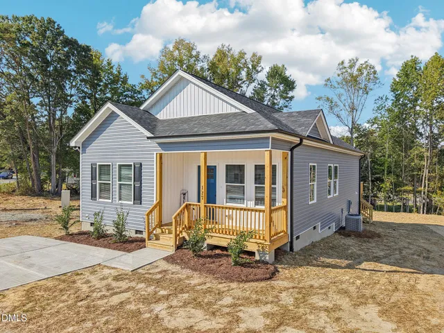 $279,900 | 137 West Old Glencoe Road, Burlington, NC 27217