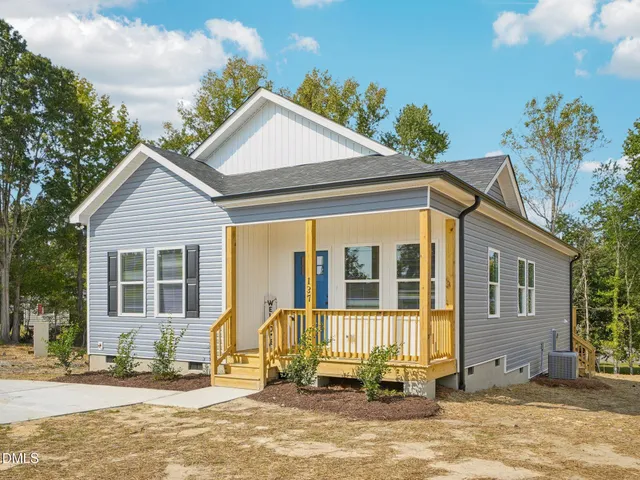 $279,900 | 137 West Old Glencoe Road, Burlington, NC 27217