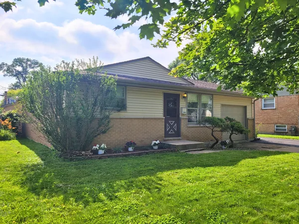 $229,900 | 14545 Avers Avenue, Midlothian, IL 60445
