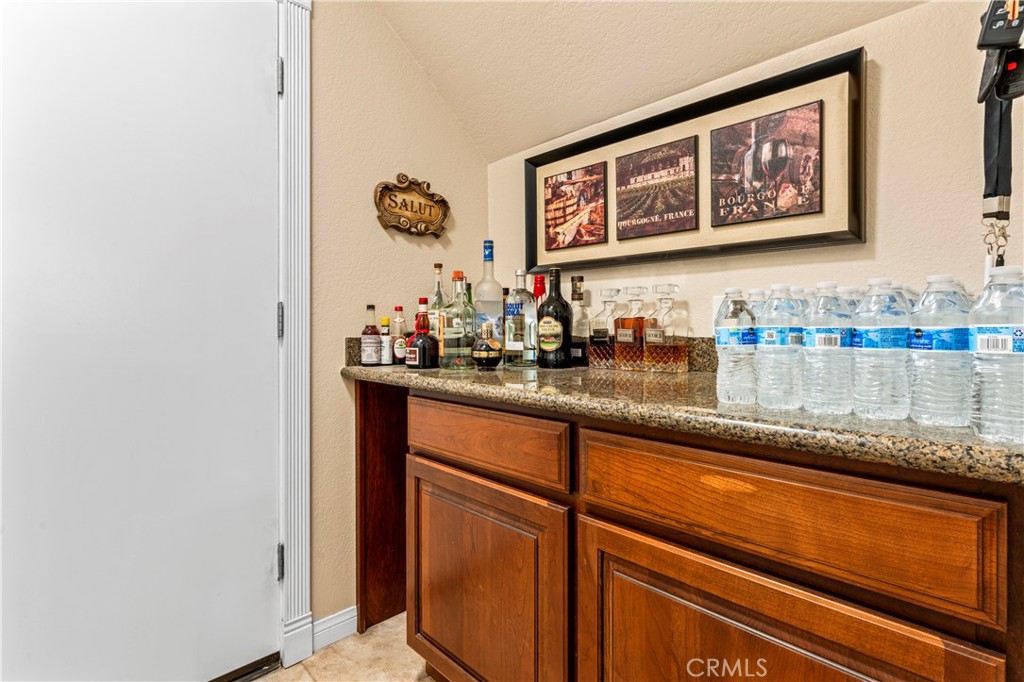 5737 Peridot Avenue Rancho Cucamonga, CA 91701 - Photo 33 of 40 a kitchen with sink and cabinets
