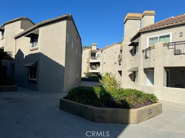 $3,850 | 320 Lake Street, Huntington Beach, CA 92648