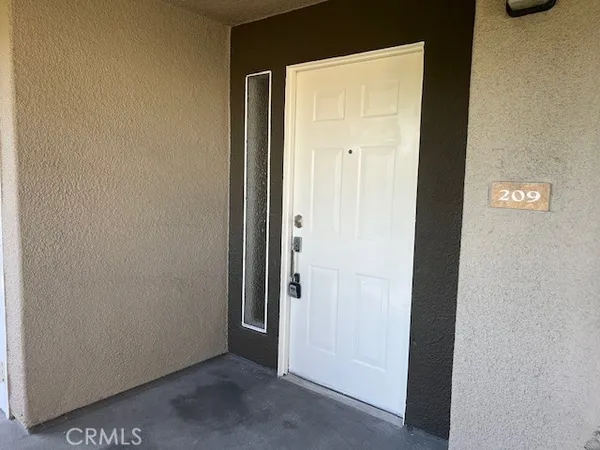 $3,850 | 320 Lake Street, Huntington Beach, CA 92648