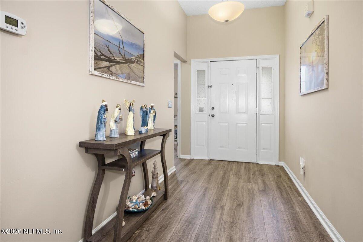 4544 Singletary Road Jacksonville, FL 32257 - Photo 4 of 36 04-Foyer