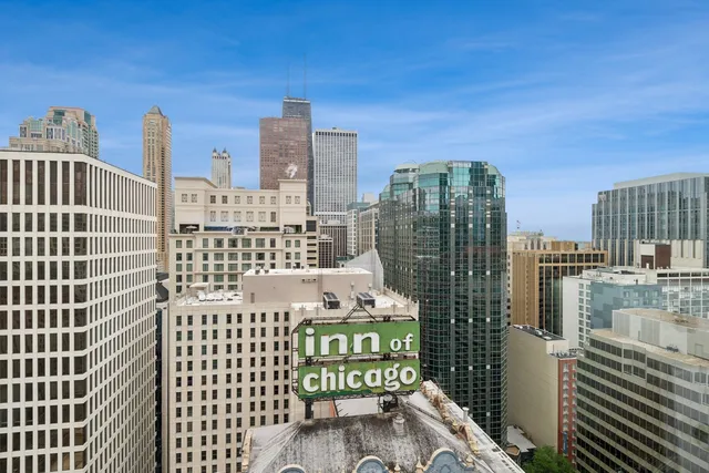 $1,099,000 | 550 North St Clair Street, Unit 2603, Chicago, IL 60611