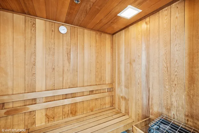 $1,099,000 | 550 North St Clair Street, Unit 2603, Chicago, IL 60611