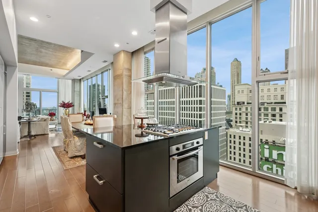 $1,099,000 | 550 North St Clair Street, Unit 2603, Chicago, IL 60611