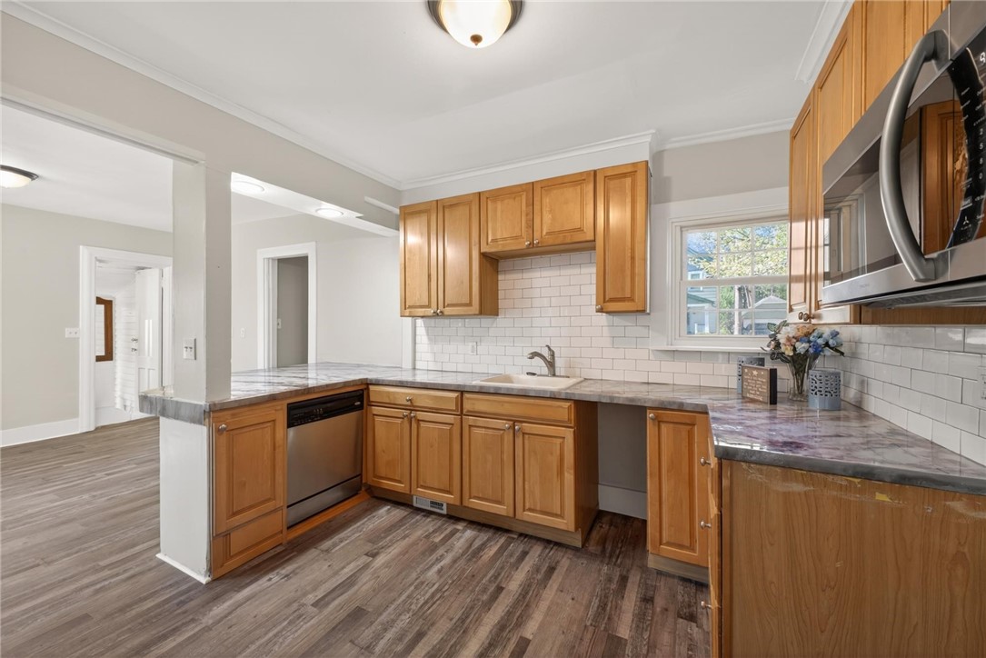 28 Upton Place Rochester, NY 14612 - Photo 20 of 29
