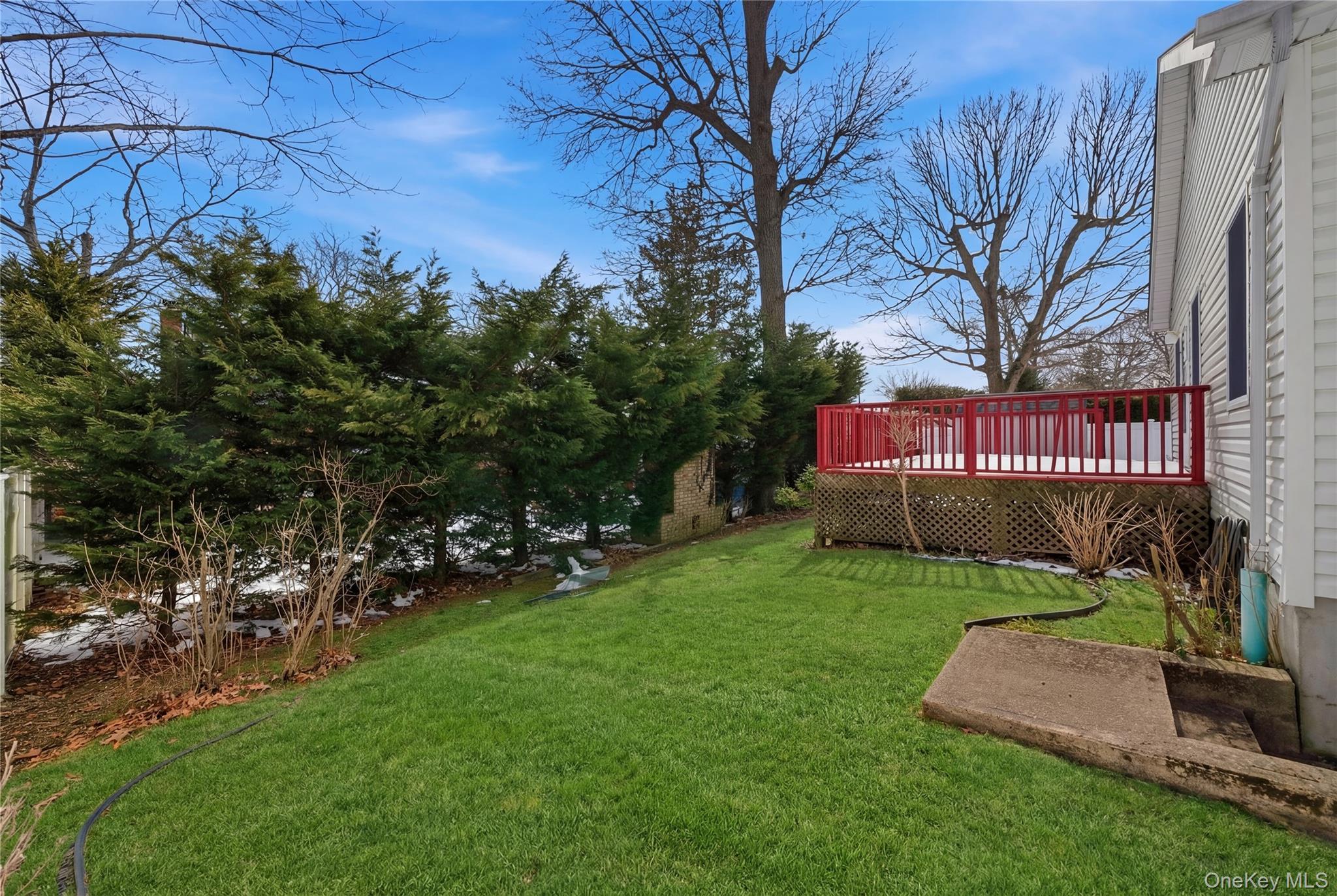 43 Ridgeway Boulevard Bay Shore, NY 11706 - Photo 25 of 36