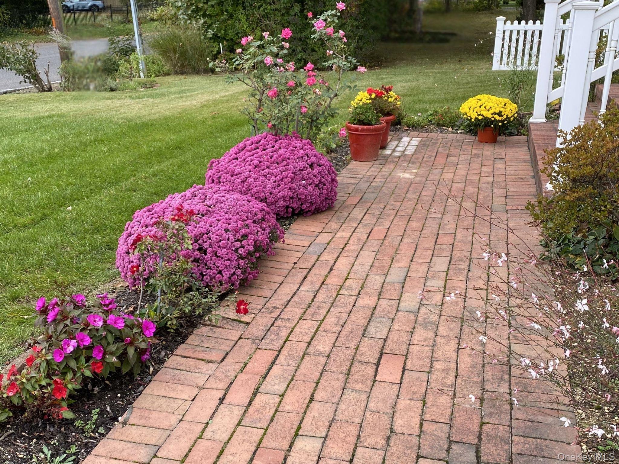 43 Ridgeway Boulevard Bay Shore, NY 11706 - Photo 34 of 36