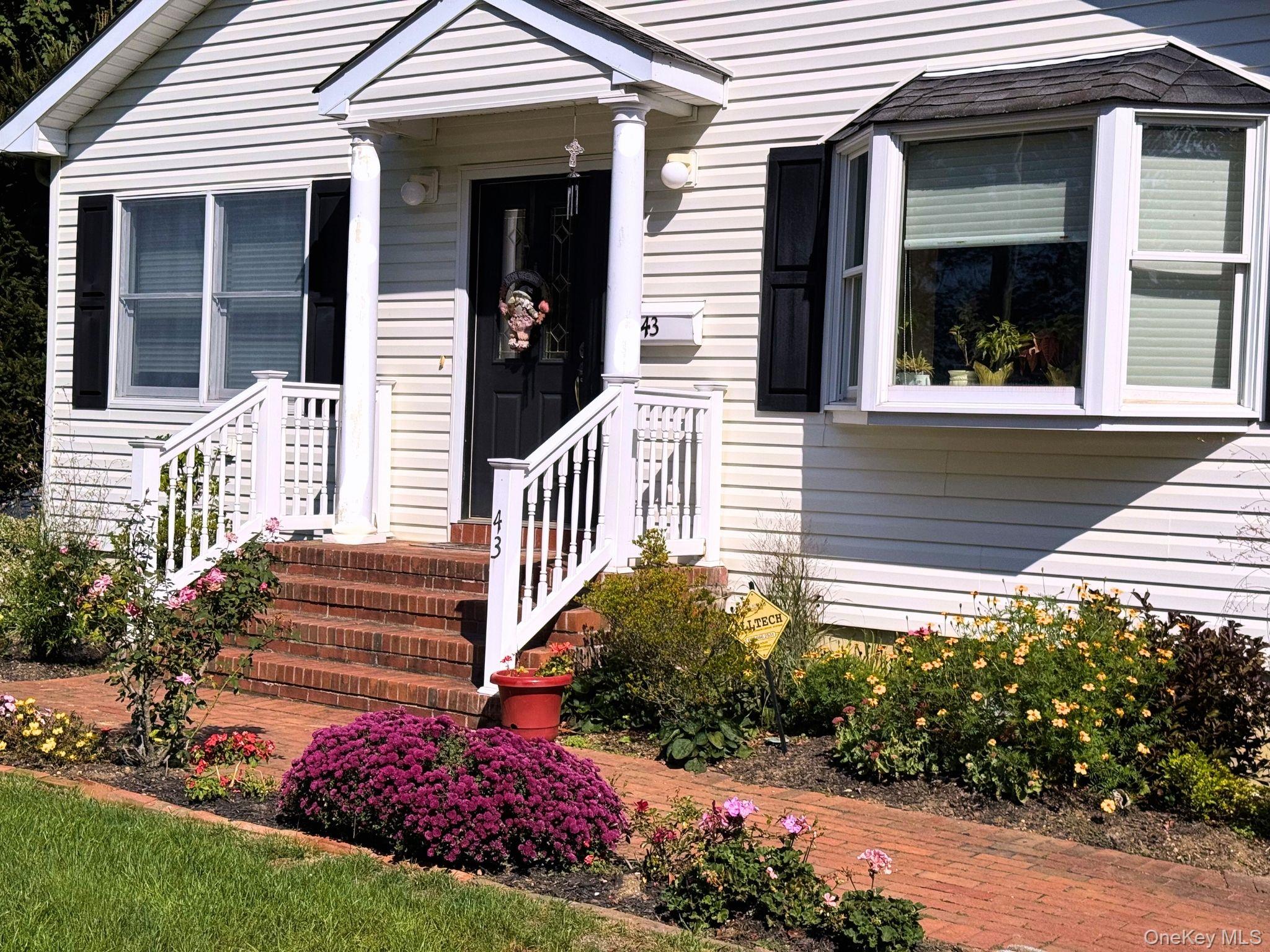 43 Ridgeway Boulevard Bay Shore, NY 11706 - Photo 36 of 36