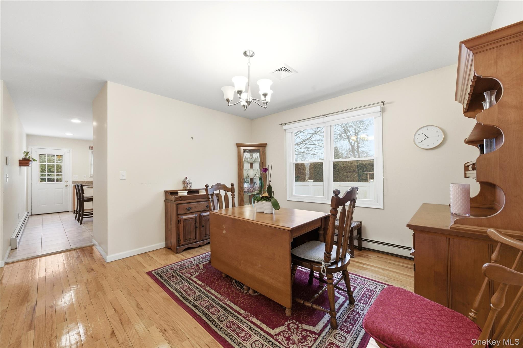 43 Ridgeway Boulevard Bay Shore, NY 11706 - Photo 9 of 36