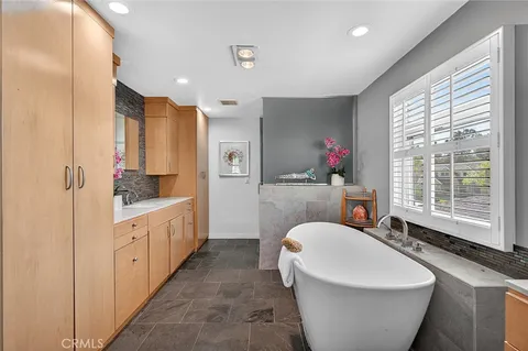 $2,225,000 | 4121 Country Club Drive, Lakewood, CA 90712