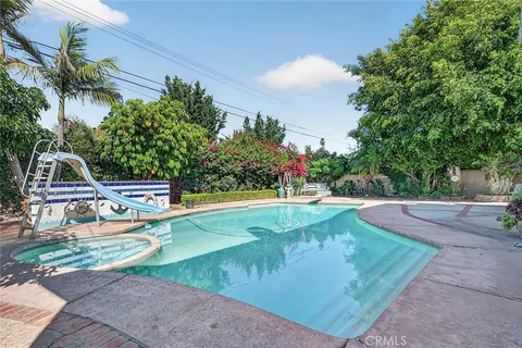 $2,225,000 | 4121 Country Club Drive, Lakewood, CA 90712