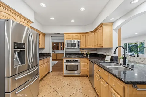 $2,225,000 | 4121 Country Club Drive, Lakewood, CA 90712