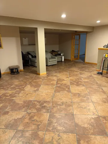 $275,000 | 5536 Foxwoods Drive, Oak Lawn, IL 60453