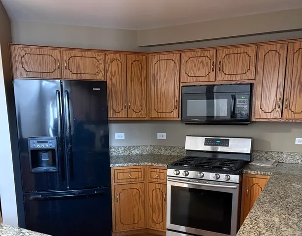 $275,000 | 5536 Foxwoods Drive, Oak Lawn, IL 60453