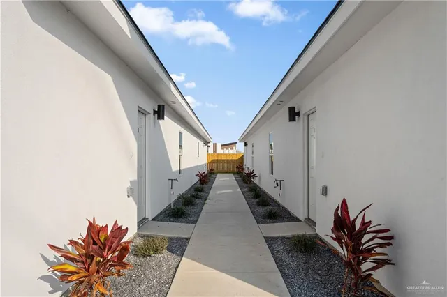 $1,295 | 504 North Onyx Avenue, Unit 1, Edinburg, TX 78541