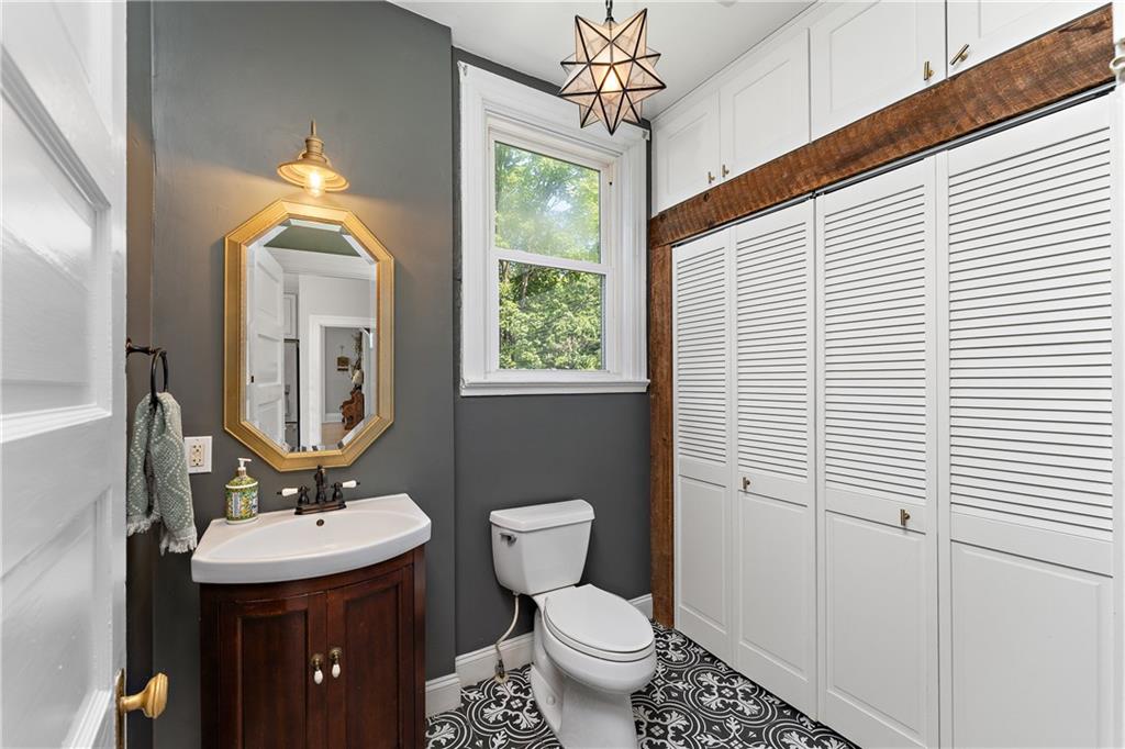 709 Maple Lane Sewickley, PA 15143 - Photo 19 of 31 Main floor laundry in this bathroom