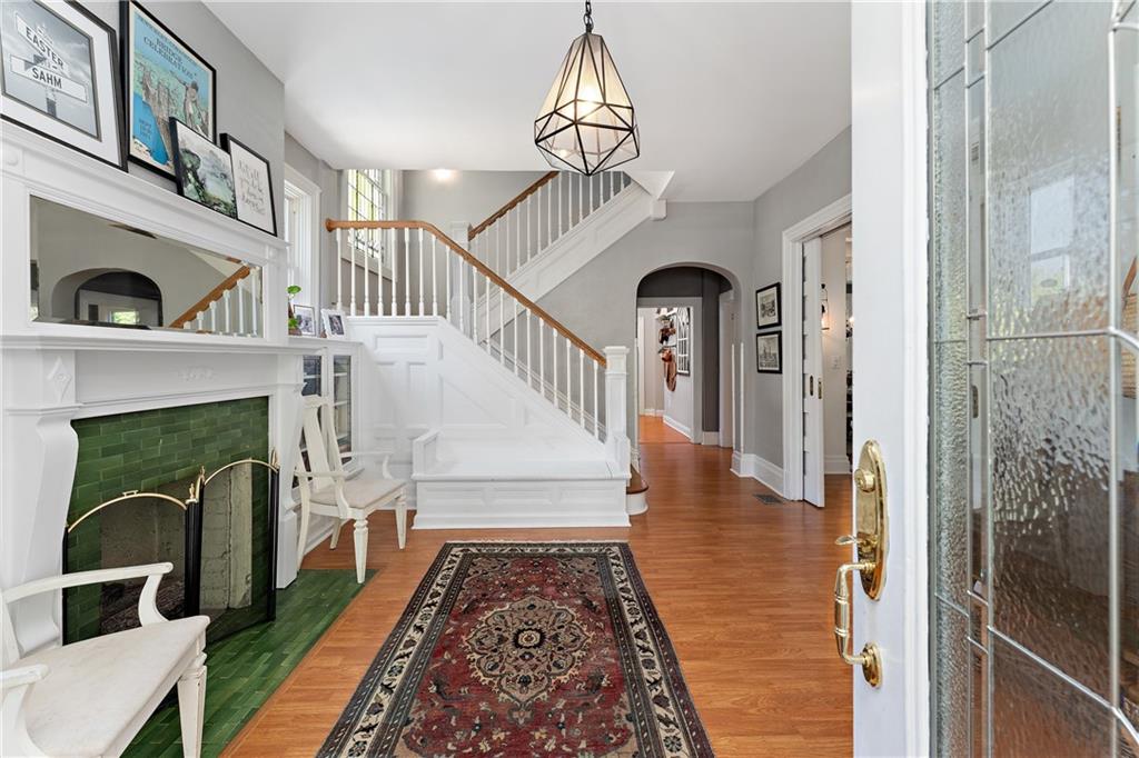 709 Maple Lane Sewickley, PA 15143 - Photo 4 of 31 Look at this entryway!