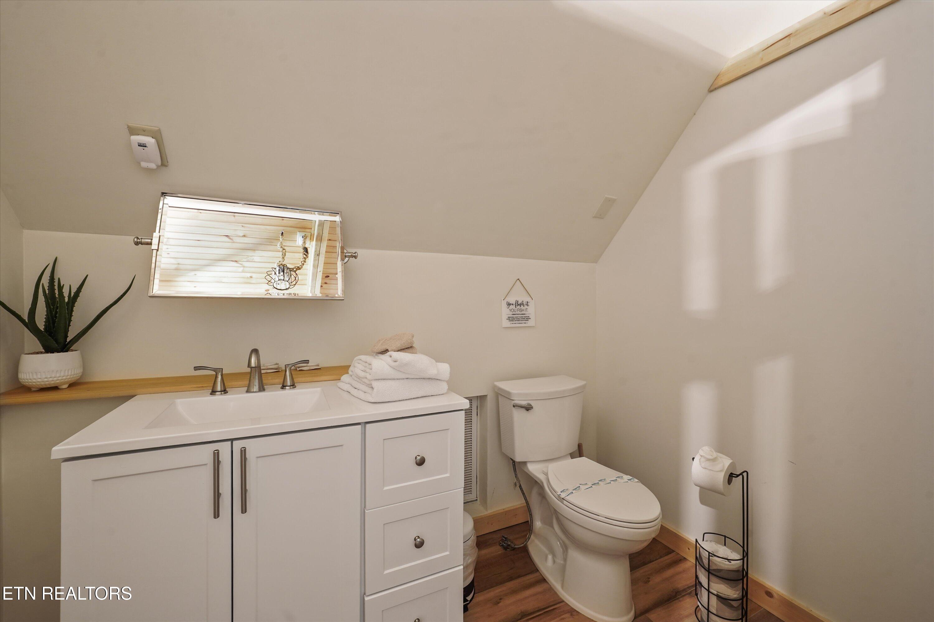 5236 Mathis Branch Road Gatlinburg, TN 37738 - Photo 28 of 51 Bath on Upper Level