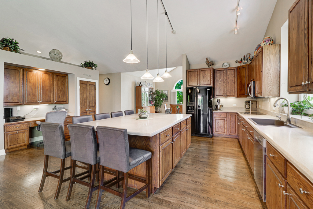 14N679 Timber Ridge Drive Elgin, IL 60124 - Photo 8 of 49