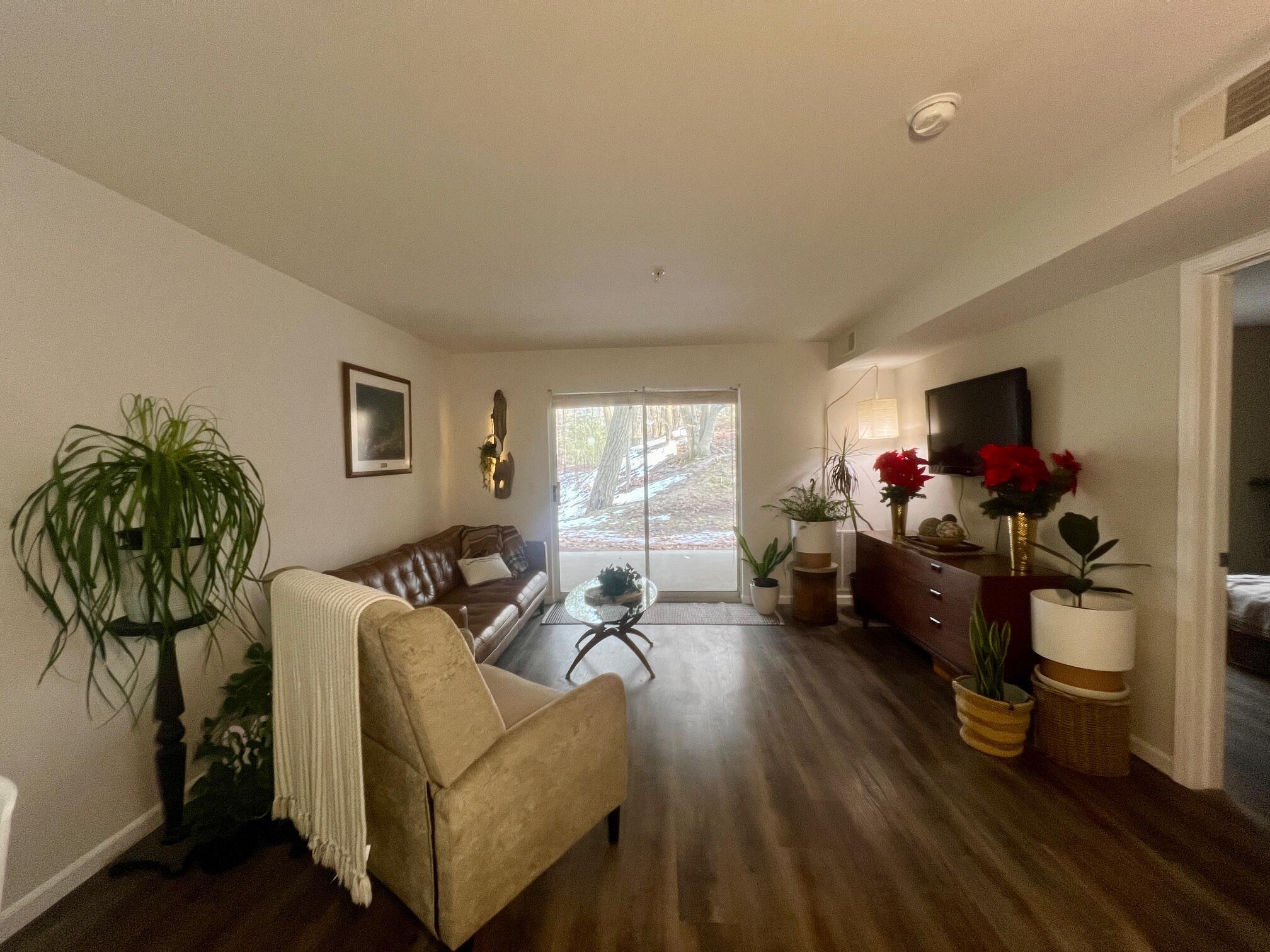 18372 North Ridge Court, Unit 8 Spring Lake, MI 49456 - Photo 3 of 44 IMG_8885