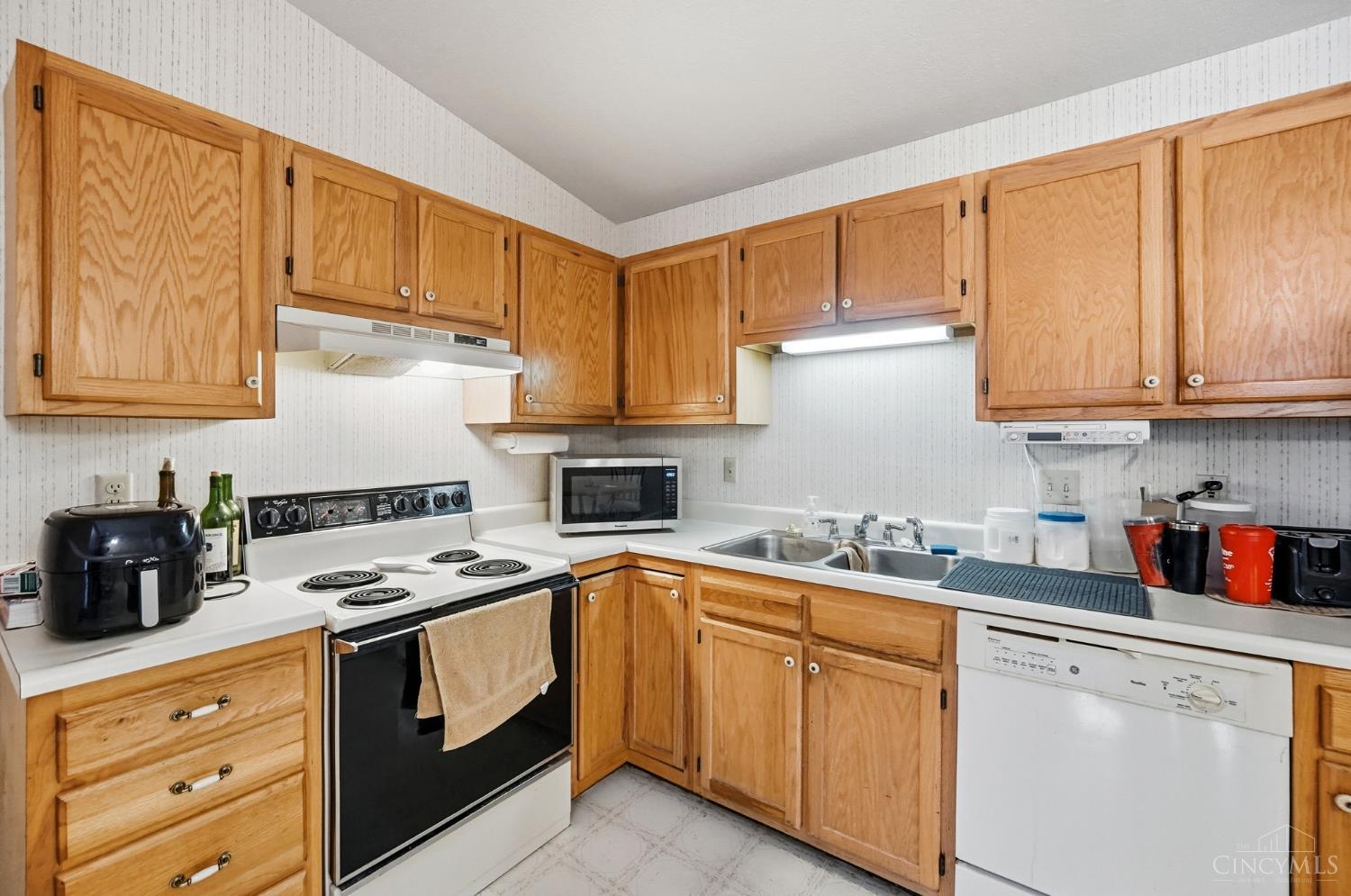 5658 Bridgetown Road, Unit 36 Cincinnati, OH 45248 - Photo 14 of 31 Gallery Image 14