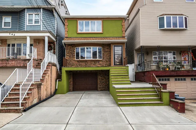 $3,600 | 144 West 30th Street, Unit 1, Bayonne, NJ 07002