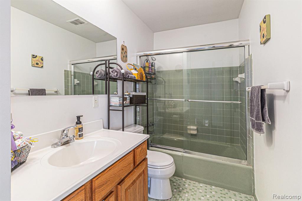 15339 Silver Ridge Road Linden, MI 48451 - Photo 23 of 29