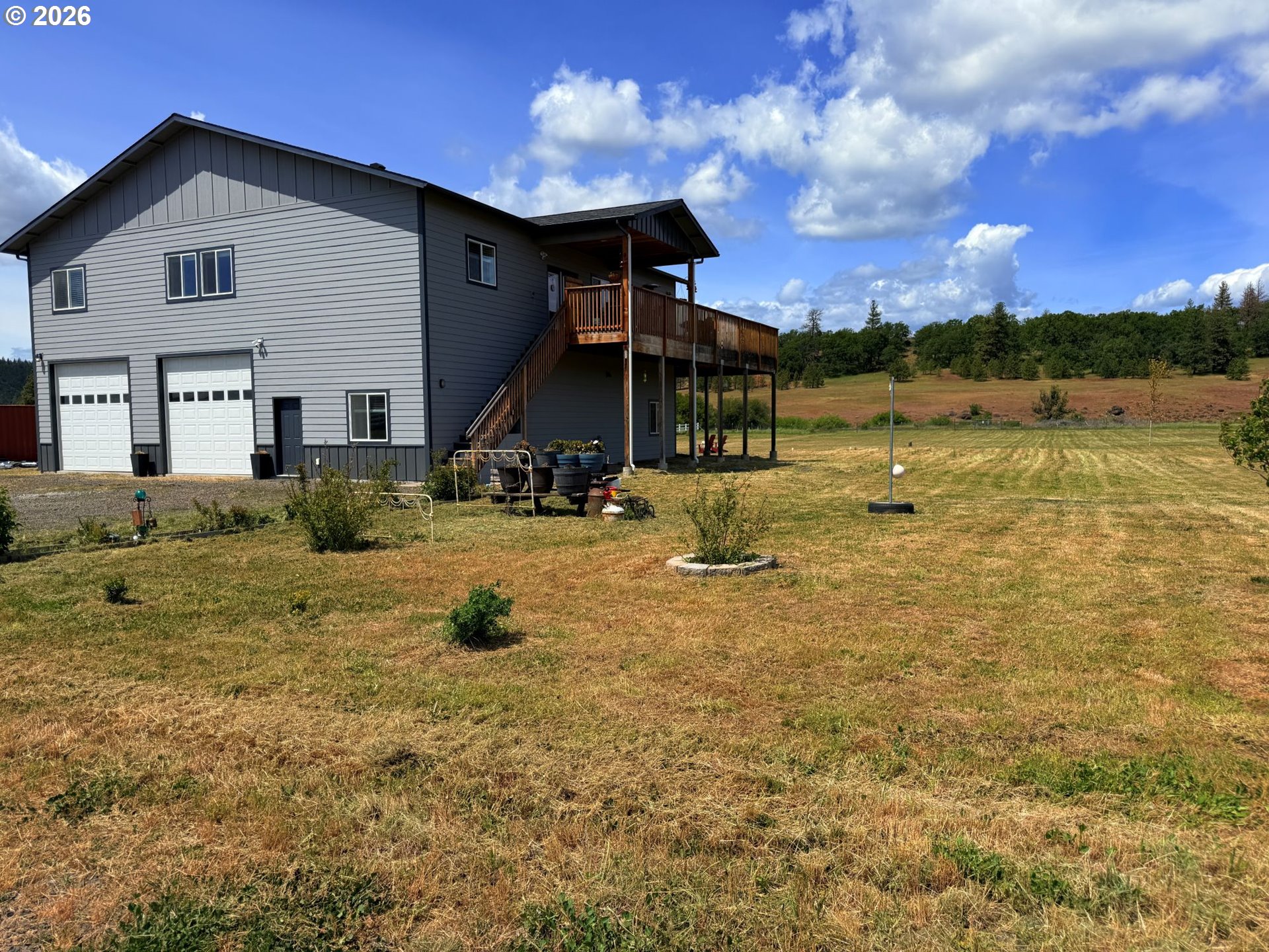 19 Inverness Road Goldendale, WA 98620 - Photo 11 of 48 a view of a house with a yard