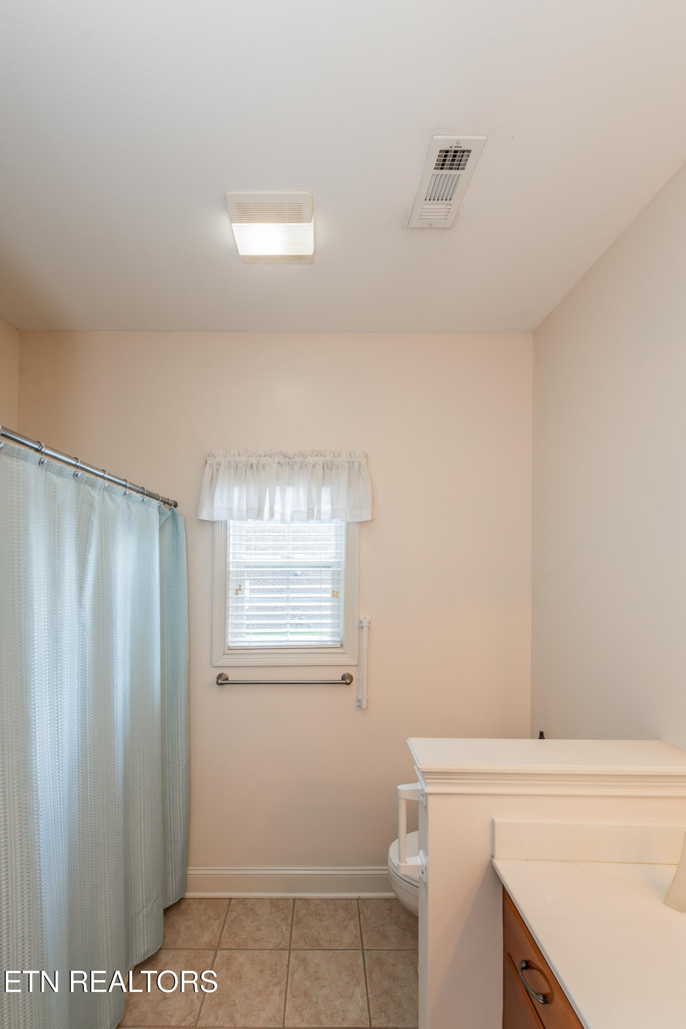 120 Meridian Way Clinton, TN 37716 - Photo 21 of 47 DSC_3892