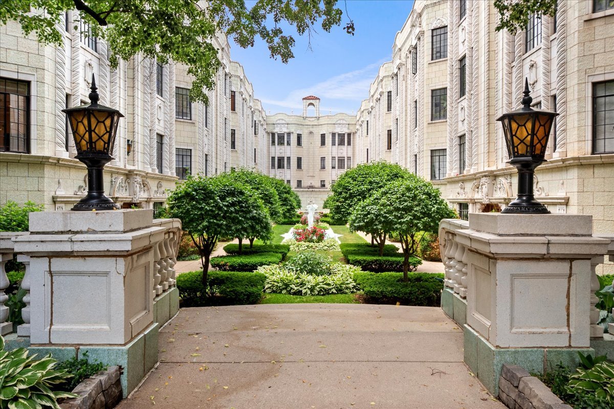 7348 North Ridge Boulevard, Unit 14C Chicago, IL 60645 - Photo 3 of 22