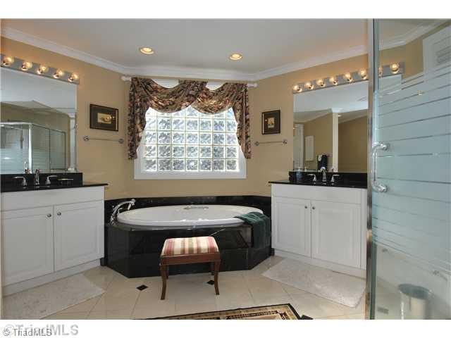 4409 Bent Tree Farm Road Winston-Salem, NC 27106 - Photo 11 of 16 Master Bath/Spa.