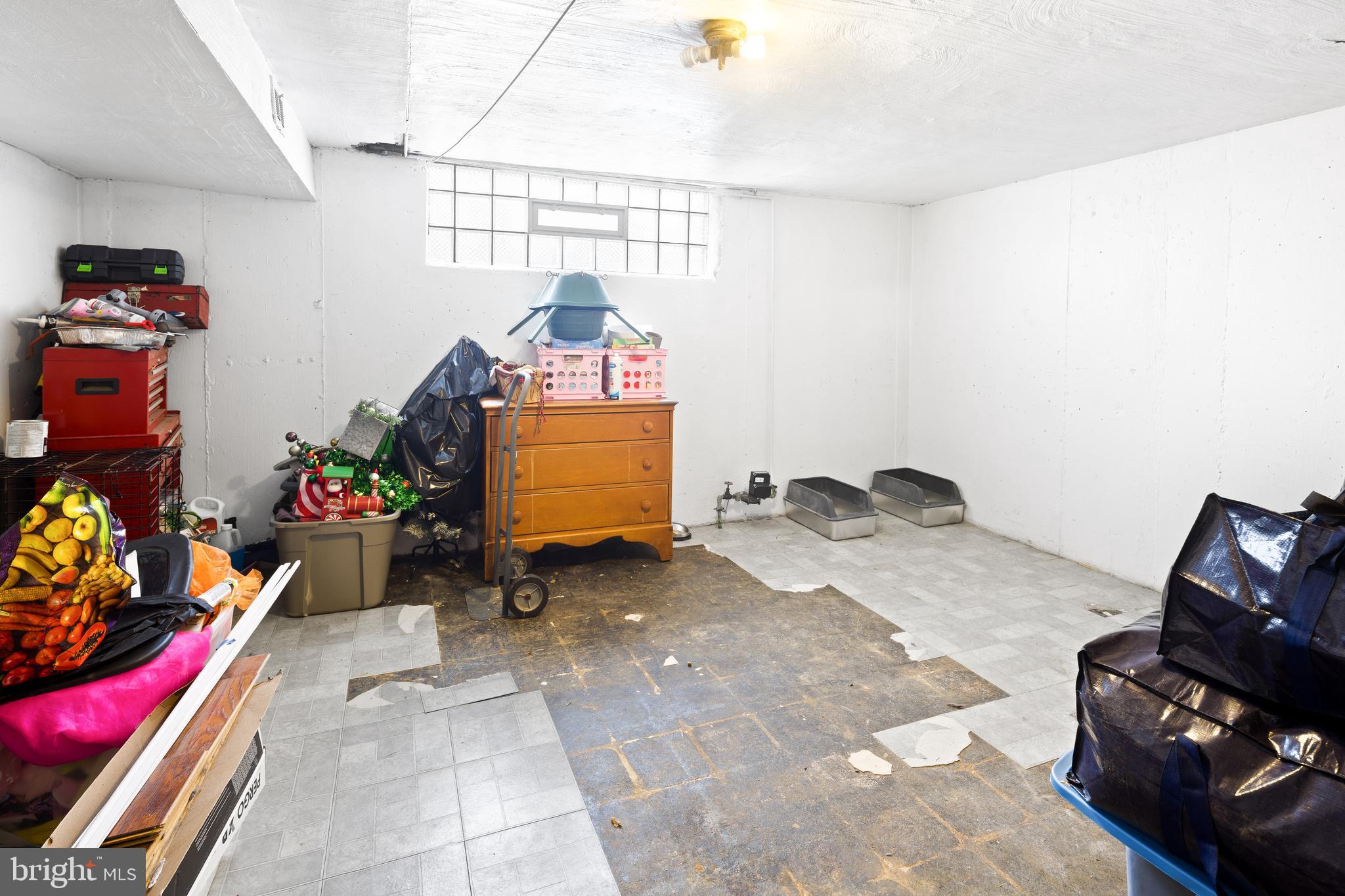 7851 Horrocks Street Philadelphia, PA 19152 - Photo 13 of 15 a room with toys and toys