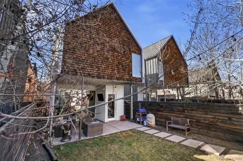 a view of a entrance door of the house
