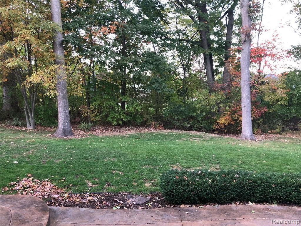 716 Lake Ridge Road Rochester Hills, MI 48307 - Photo 28 of 30