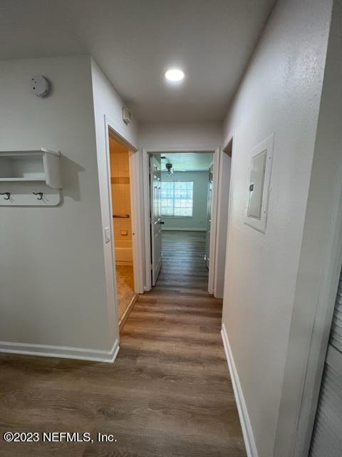 400 Sandiron Circle, Unit 418 Ponte Vedra Beach, FL 32082 - Photo 12 of 25 a view of a hallway