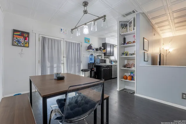 $210,000 | 3411 Vinecrest Drive, Kirby, TX 78219