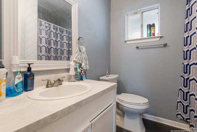 $210,000 | 3411 Vinecrest Drive, Kirby, TX 78219