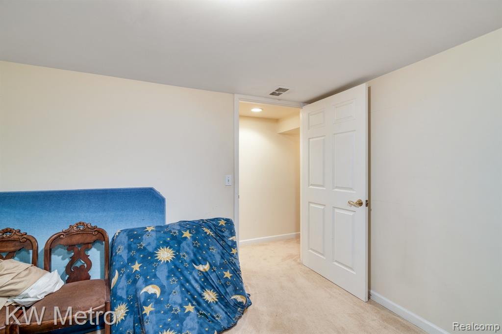 323 Shellbourne Drive Rochester, MI 48309 - Photo 53 of 62